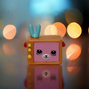 Shopkins Puppy Parlor TV Television Surprise Delivery Blind Bag Tan Variant